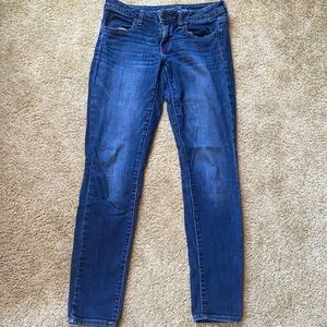 Skinny leg American Eagle jeans!